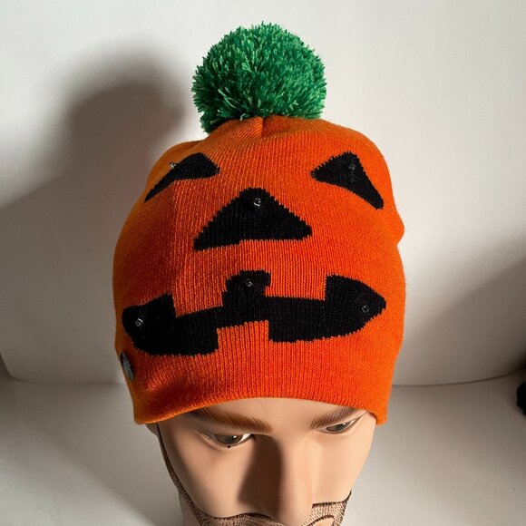 Halloween hat Toque with a jack-o'lantern face and green pompom, flashing lights - Picture 2 of 8